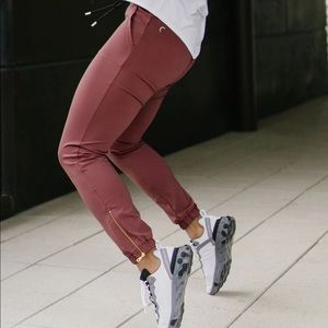 Muted Mulberry Peak Zipper Jogger